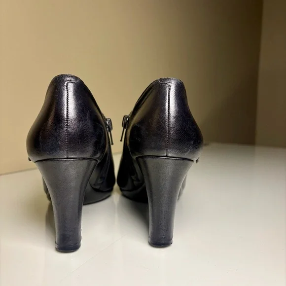 Anne Klein Women's Seabed Leather Bootie - Picture 5 of 10